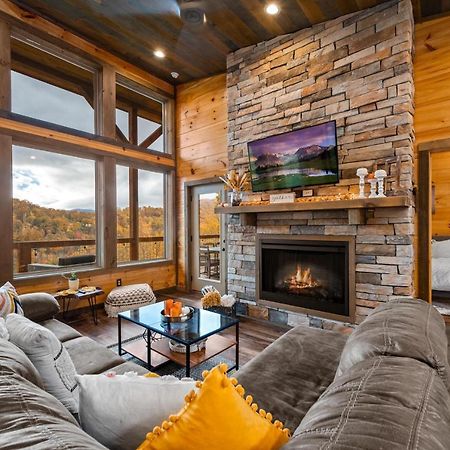 2021 Cabin - Gorgeous Fall Views, GameRm, HotTub, Xbox, Bears, Gatlinburg 10min&Ober 5min Exterior foto