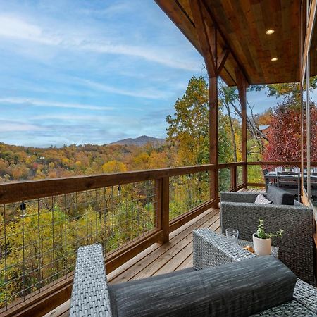 2021 Cabin - Gorgeous Fall Views, GameRm, HotTub, Xbox, Bears, Gatlinburg 10min&Ober 5min Exterior foto
