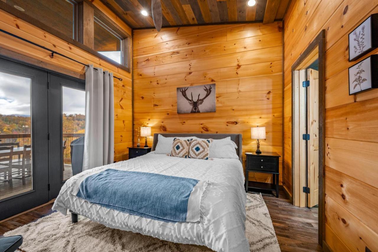 2021 Cabin - Gorgeous Fall Views, GameRm, HotTub, Xbox, Bears, Gatlinburg 10min&Ober 5min Exterior foto