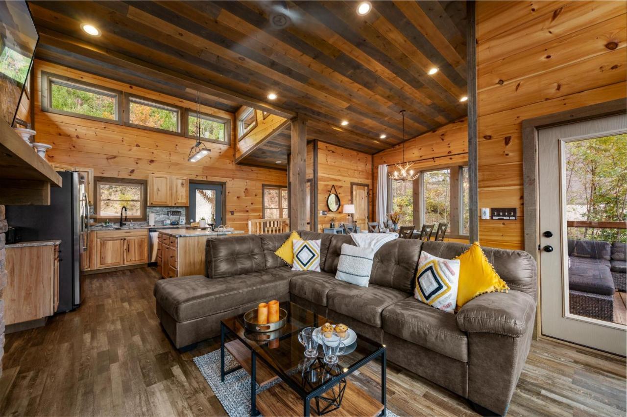 2021 Cabin - Gorgeous Fall Views, GameRm, HotTub, Xbox, Bears, Gatlinburg 10min&Ober 5min Exterior foto