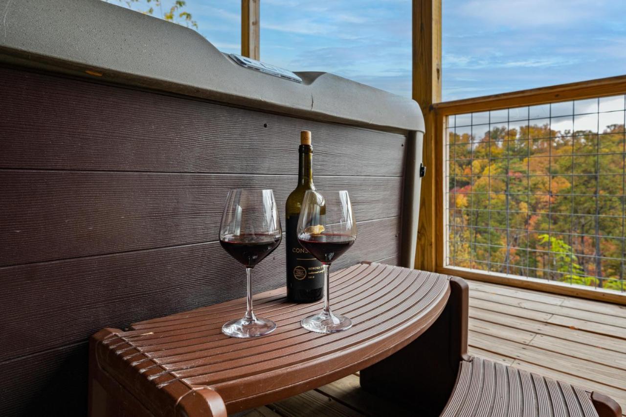 2021 Cabin - Gorgeous Fall Views, GameRm, HotTub, Xbox, Bears, Gatlinburg 10min&Ober 5min Exterior foto
