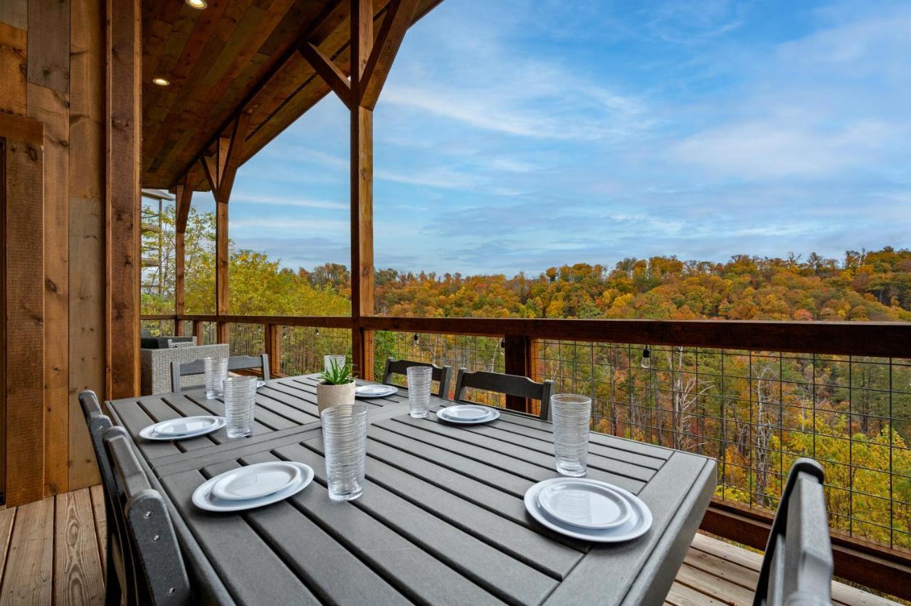 2021 Cabin - Gorgeous Fall Views, GameRm, HotTub, Xbox, Bears, Gatlinburg 10min&Ober 5min Exterior foto