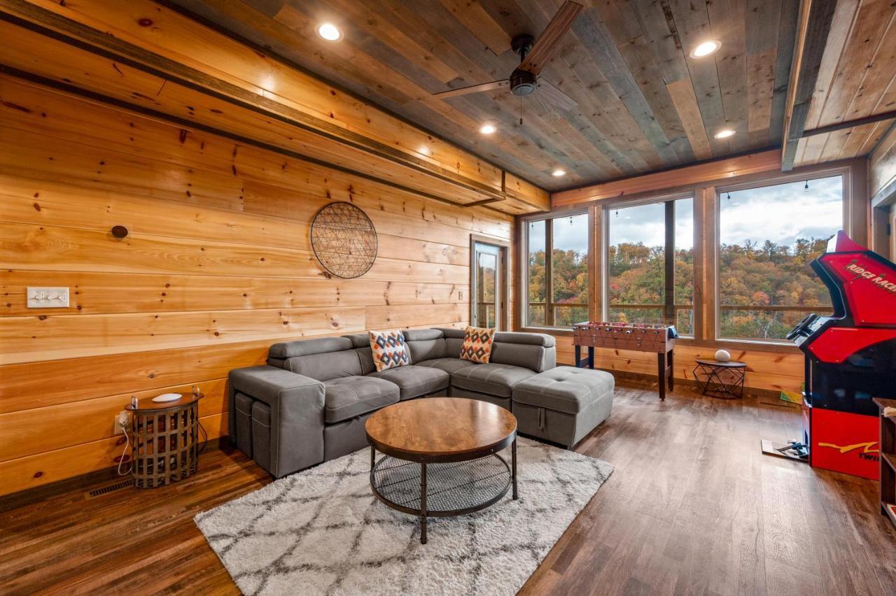 2021 Cabin - Gorgeous Fall Views, GameRm, HotTub, Xbox, Bears, Gatlinburg 10min&Ober 5min Exterior foto