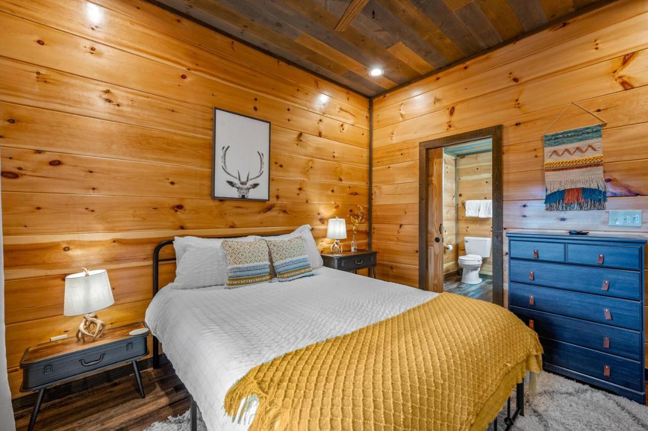 2021 Cabin - Gorgeous Fall Views, GameRm, HotTub, Xbox, Bears, Gatlinburg 10min&Ober 5min Exterior foto