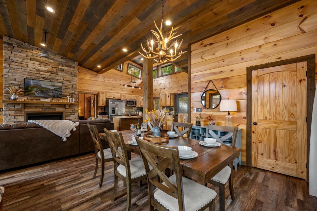 2021 Cabin - Gorgeous Fall Views, GameRm, HotTub, Xbox, Bears, Gatlinburg 10min&Ober 5min Exterior foto