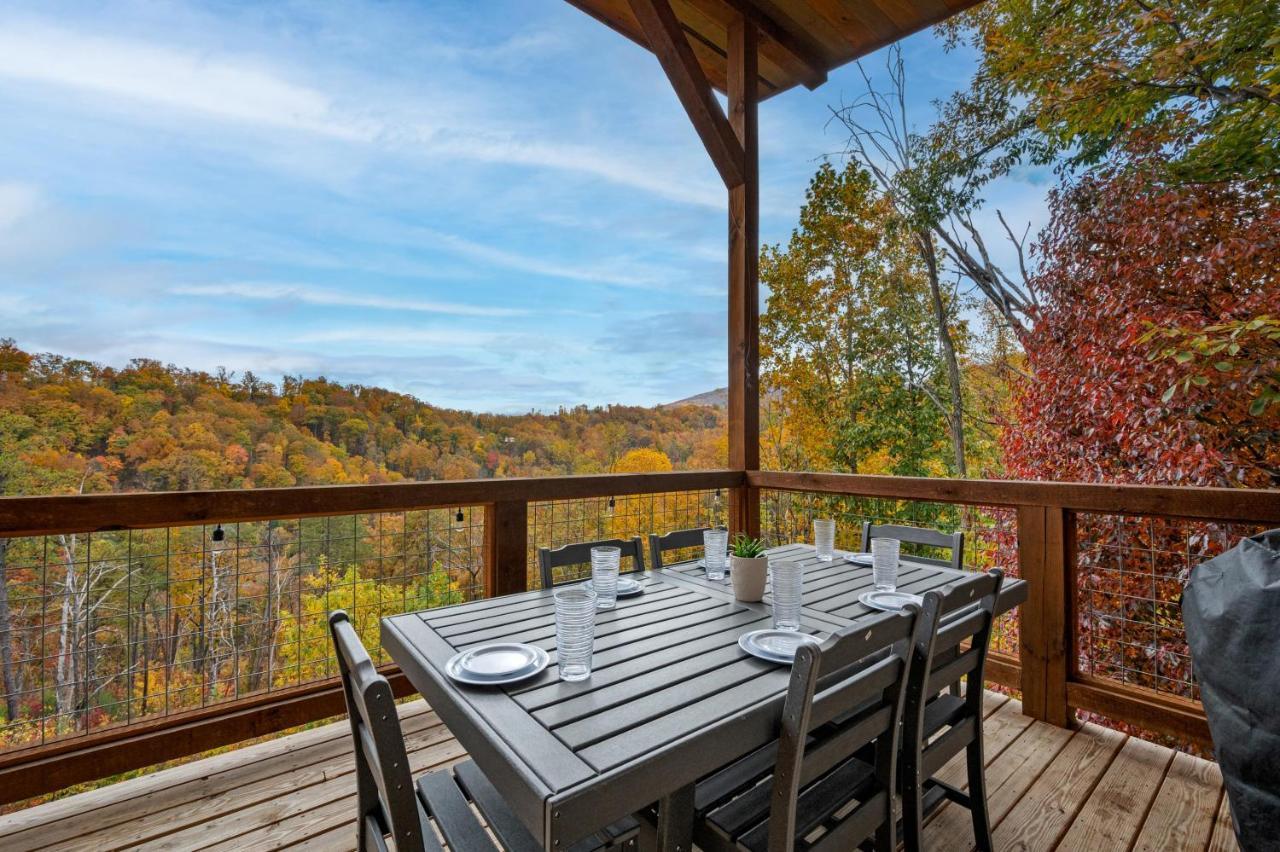 2021 Cabin - Gorgeous Fall Views, GameRm, HotTub, Xbox, Bears, Gatlinburg 10min&Ober 5min Exterior foto