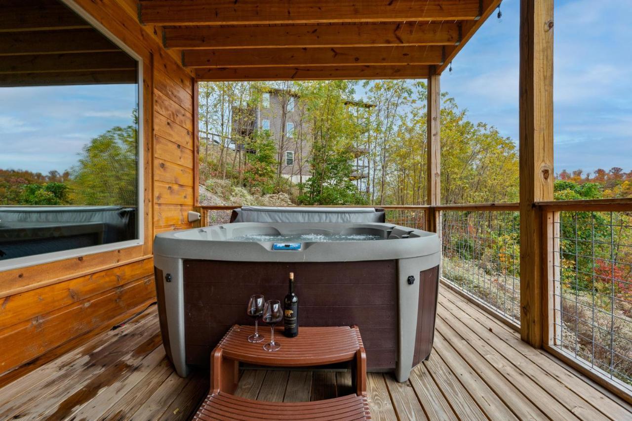 2021 Cabin - Gorgeous Fall Views, GameRm, HotTub, Xbox, Bears, Gatlinburg 10min&Ober 5min Exterior foto