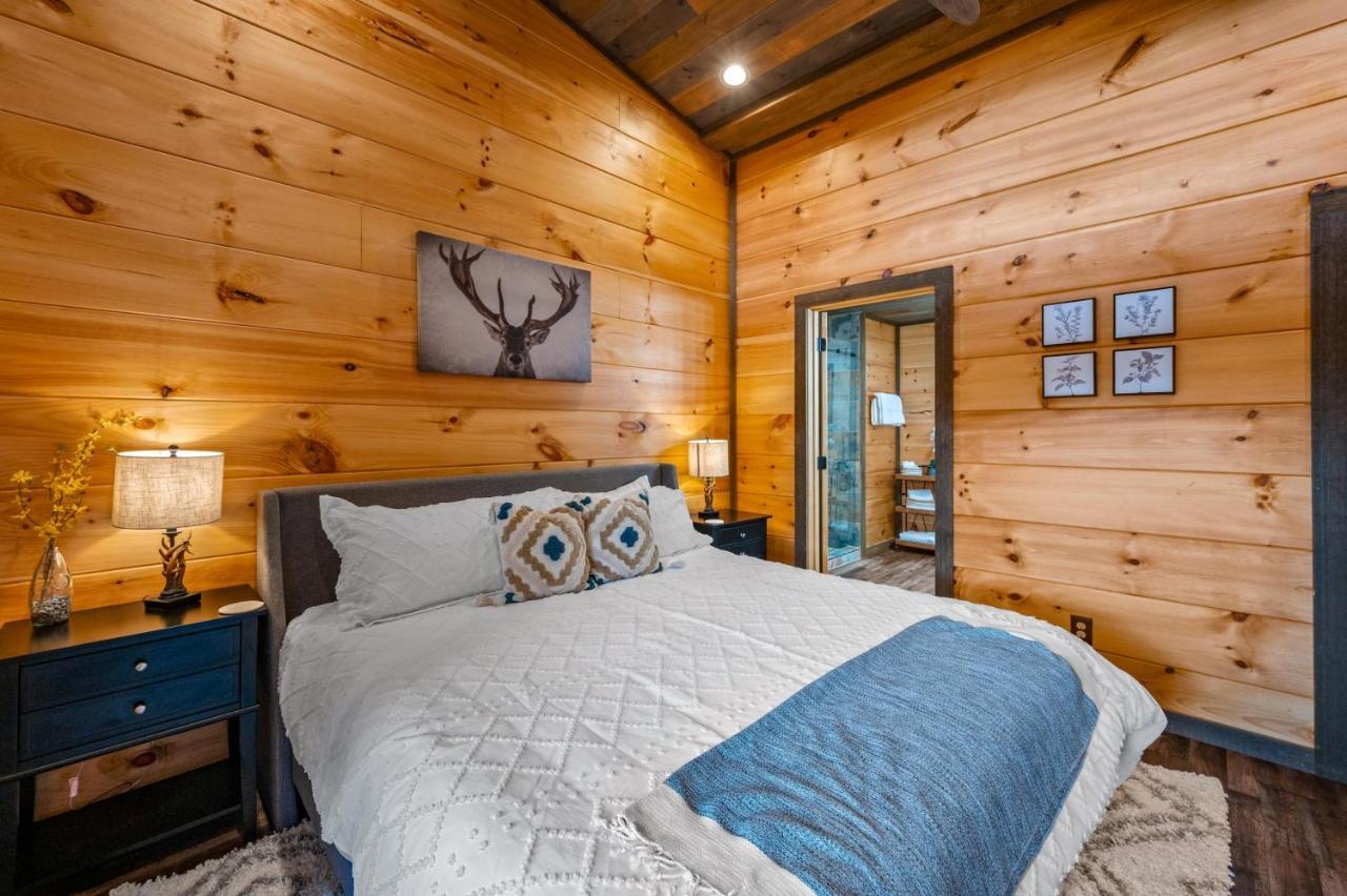 2021 Cabin - Gorgeous Fall Views, GameRm, HotTub, Xbox, Bears, Gatlinburg 10min&Ober 5min Exterior foto