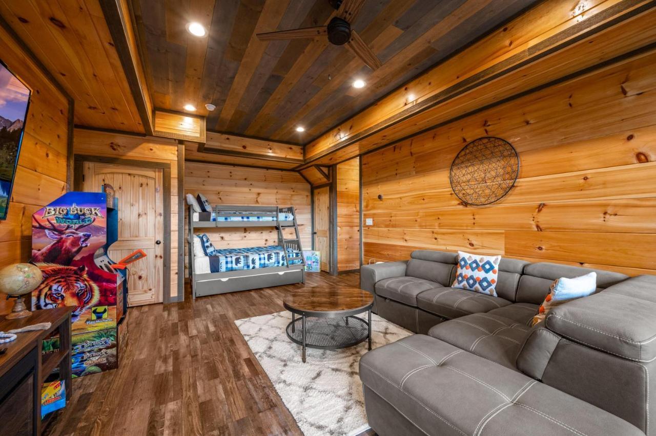 2021 Cabin - Gorgeous Fall Views, GameRm, HotTub, Xbox, Bears, Gatlinburg 10min&Ober 5min Exterior foto