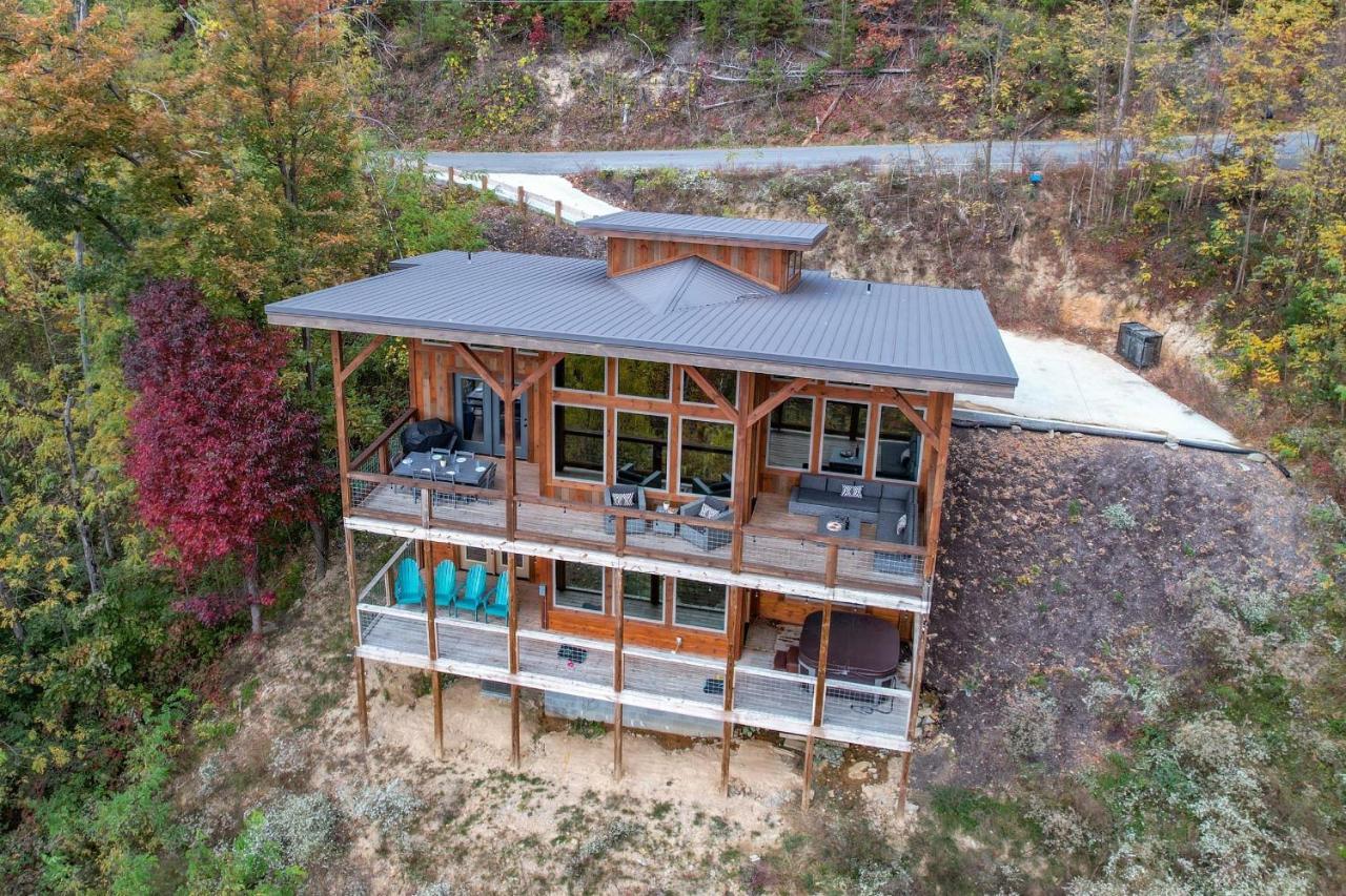 2021 Cabin - Gorgeous Fall Views, GameRm, HotTub, Xbox, Bears, Gatlinburg 10min&Ober 5min Exterior foto